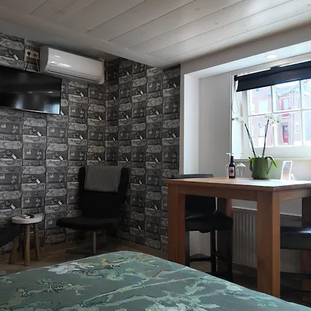 Bed And Breakfast Enkhuizen Alojamento de Acomodação e Pequeno-almoço Enkhuizen